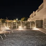 Daire Airy Santorini Oia