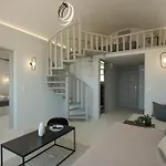 Airy Santorini *