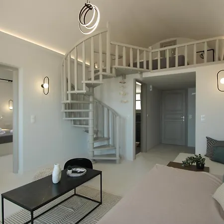Airy Santorini *