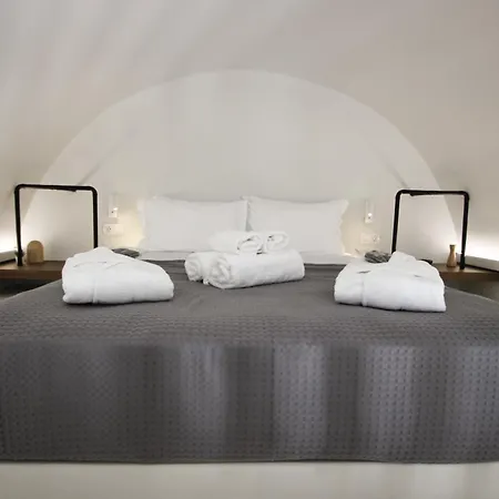 Airy Santorini
