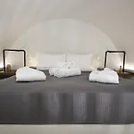 Airy Santorini
