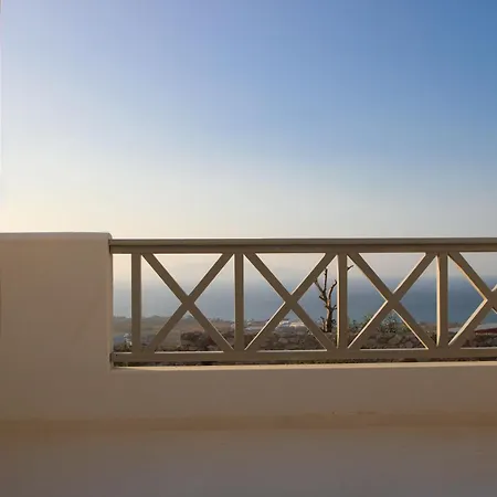 Airy Santorini Oia