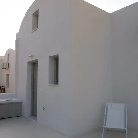 Airy Santorini