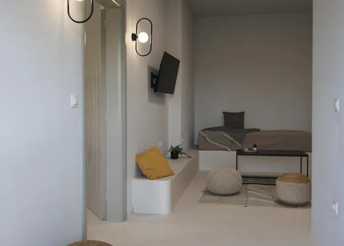 Airy Santorini イア