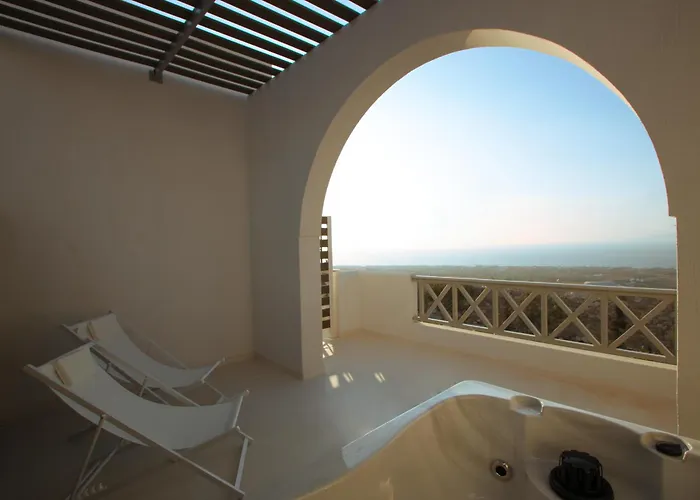 Airy Santorini Oia