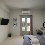 Airy Santorini *