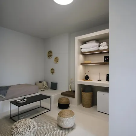 Airy Santorini شقة أويا