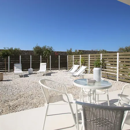 Airy Santorini شقة