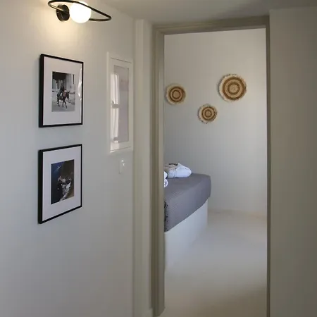 Airy Santorini * أويا